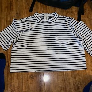 Stripped long sleeve crop top